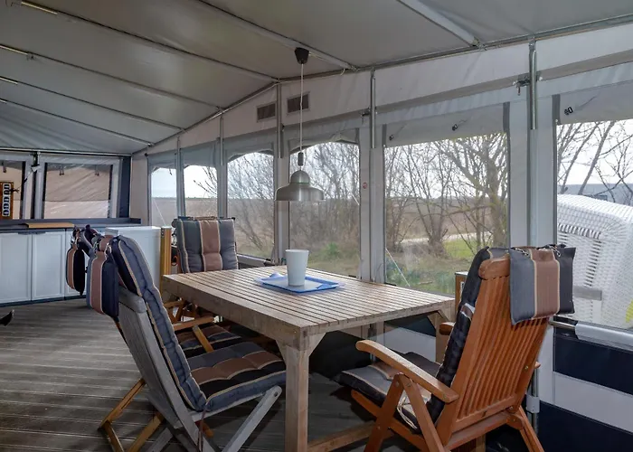 Camping-sylt Wohnwagen Mit Blick Aufs Kemping